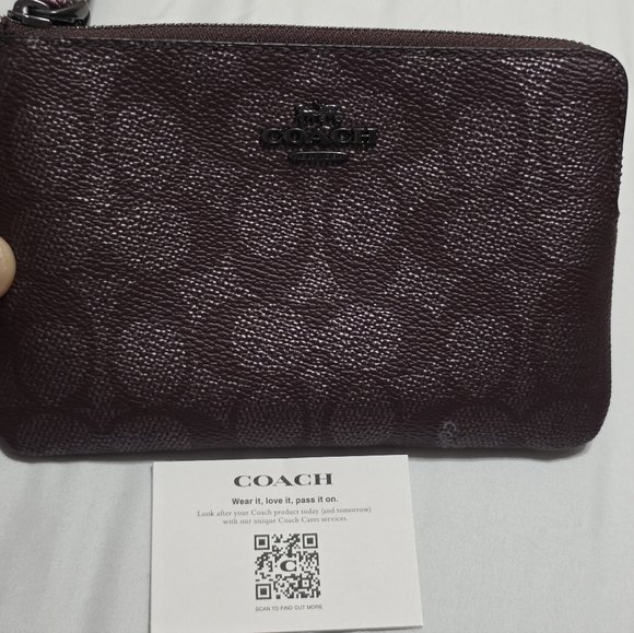Coach Corner Zip Wristlet bag - Picture 13 of 13